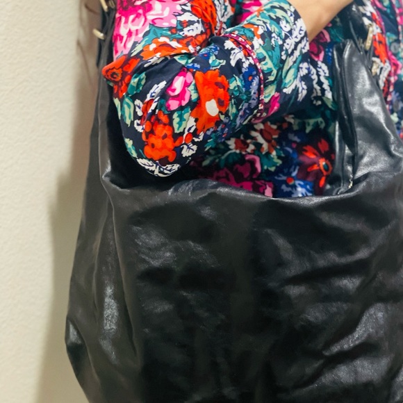 Elliott Lucca - Picture 10 of 13